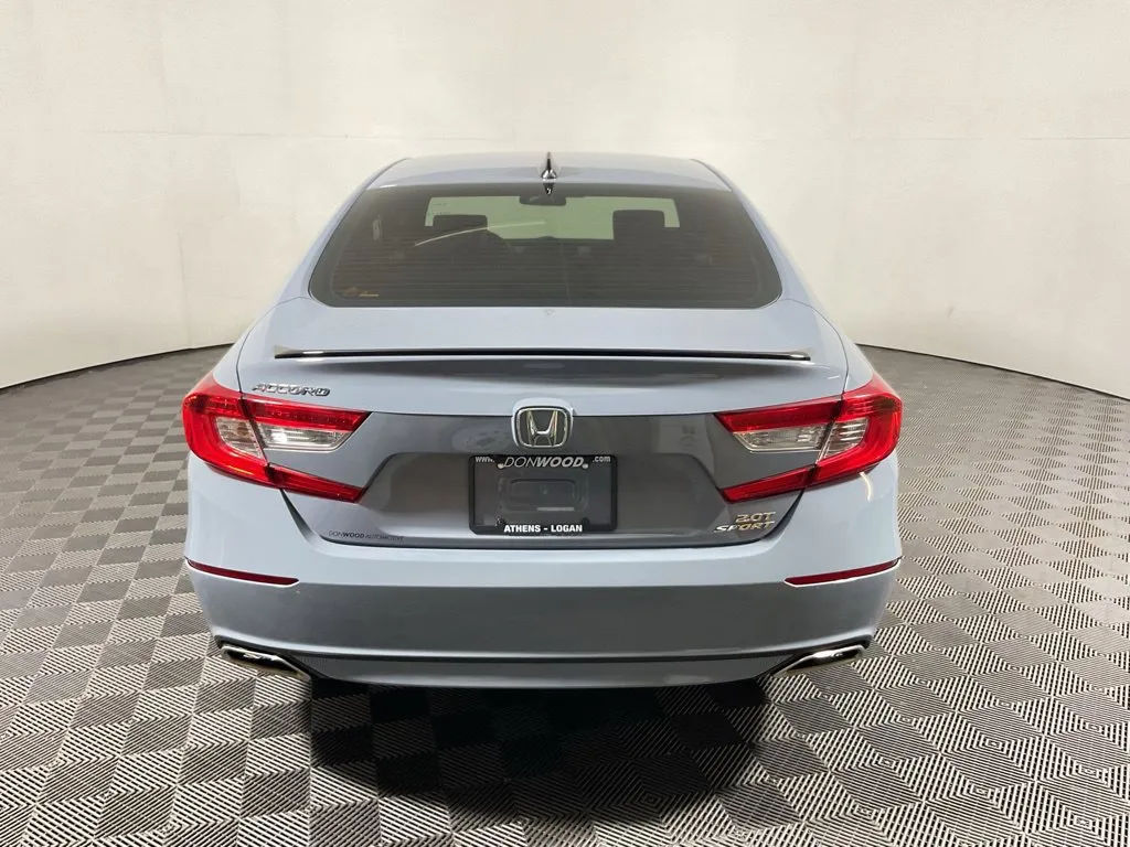 Honda Accord photo 13