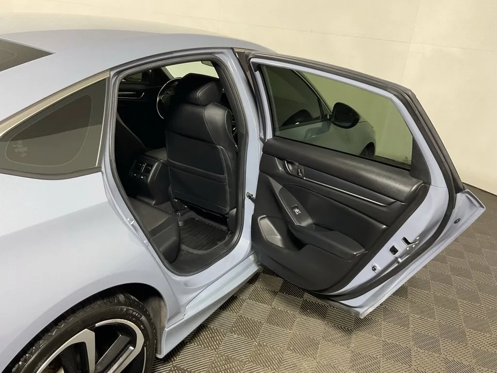 Honda Accord photo 32