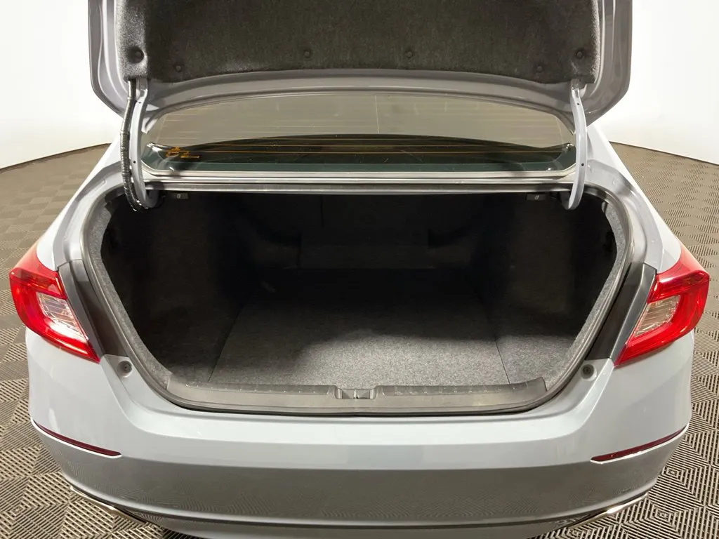 Honda Accord photo 15