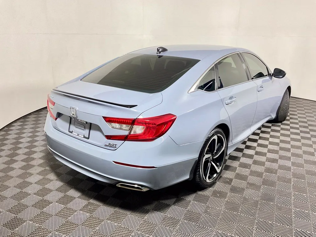Honda Accord photo 17