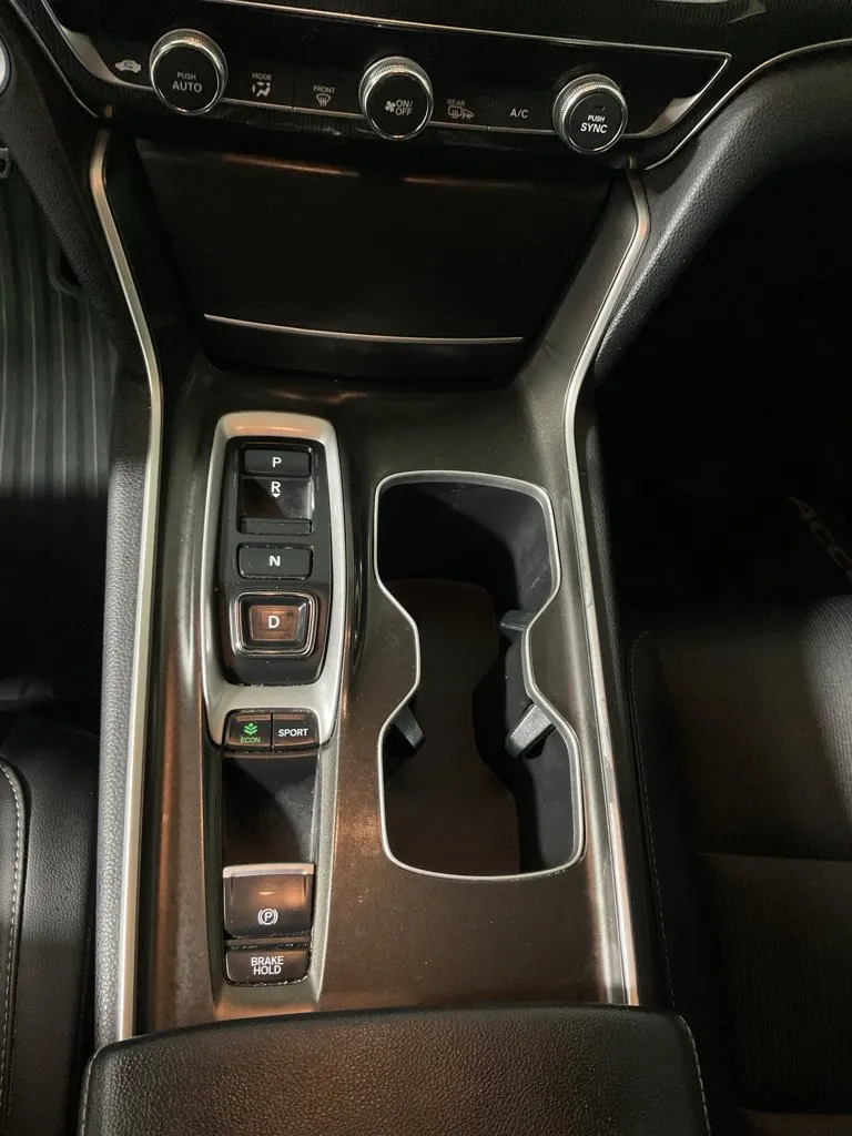 Honda Accord photo 28