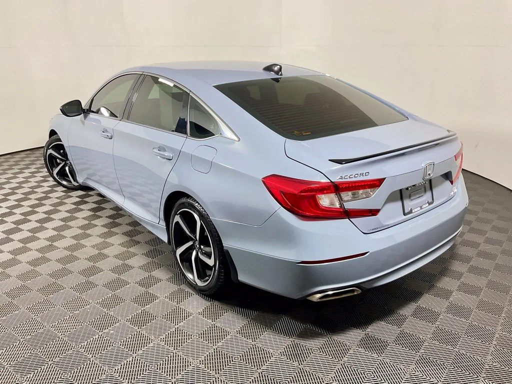 Honda Accord photo 12