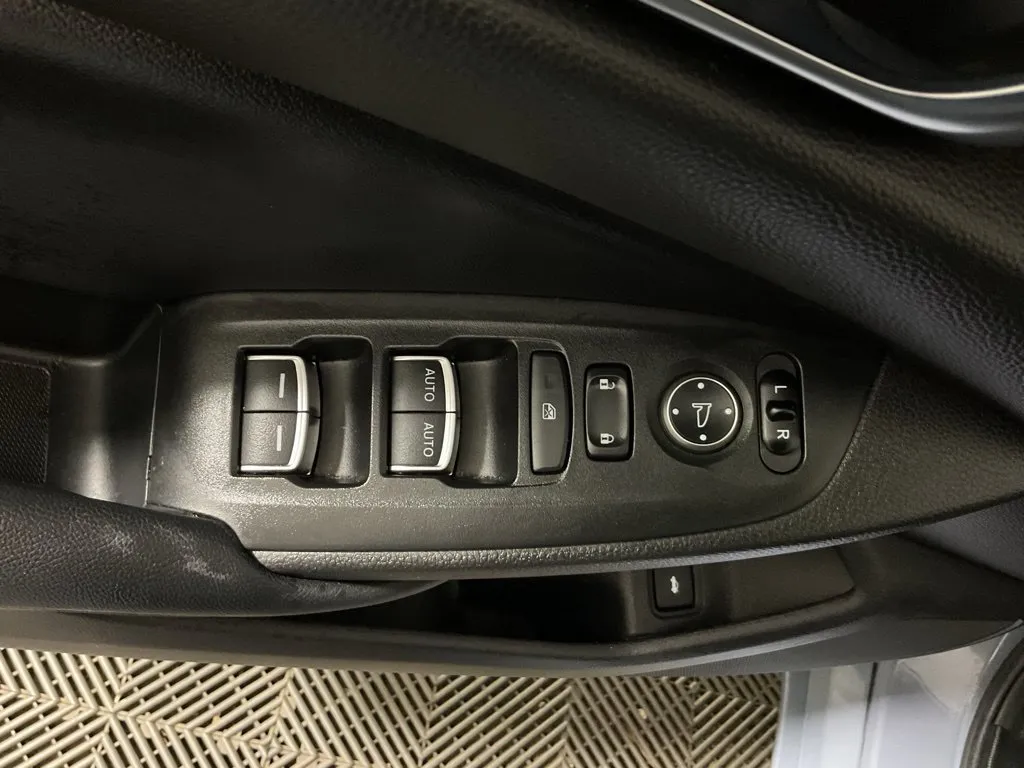 Honda Accord photo 19