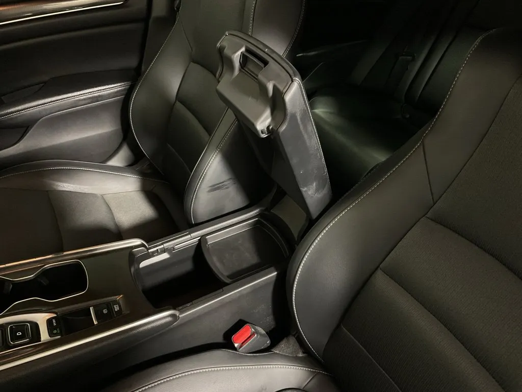 Honda Accord photo 29