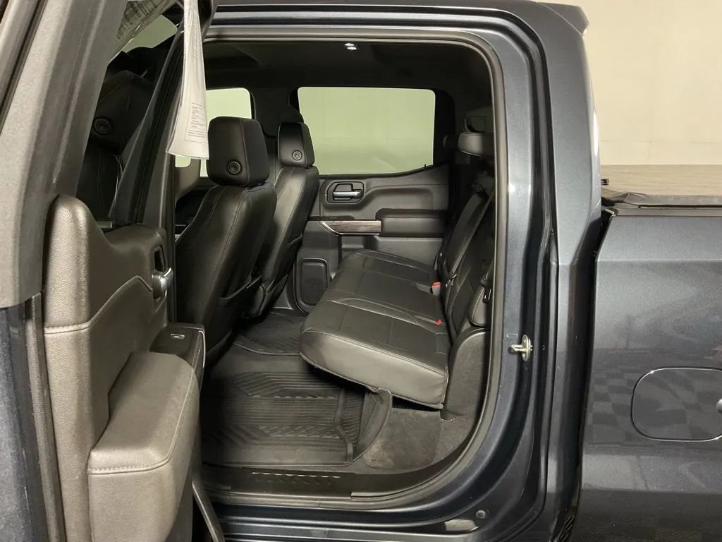 Chevrolet Silverado photo 32