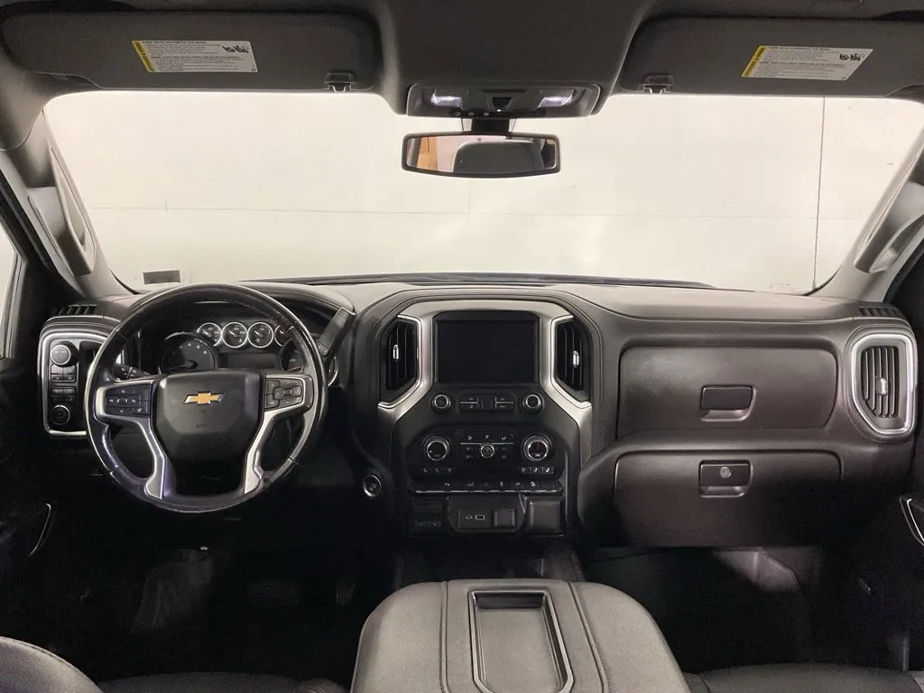 Chevrolet Silverado photo 22