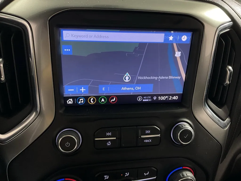 Chevrolet Silverado photo 4