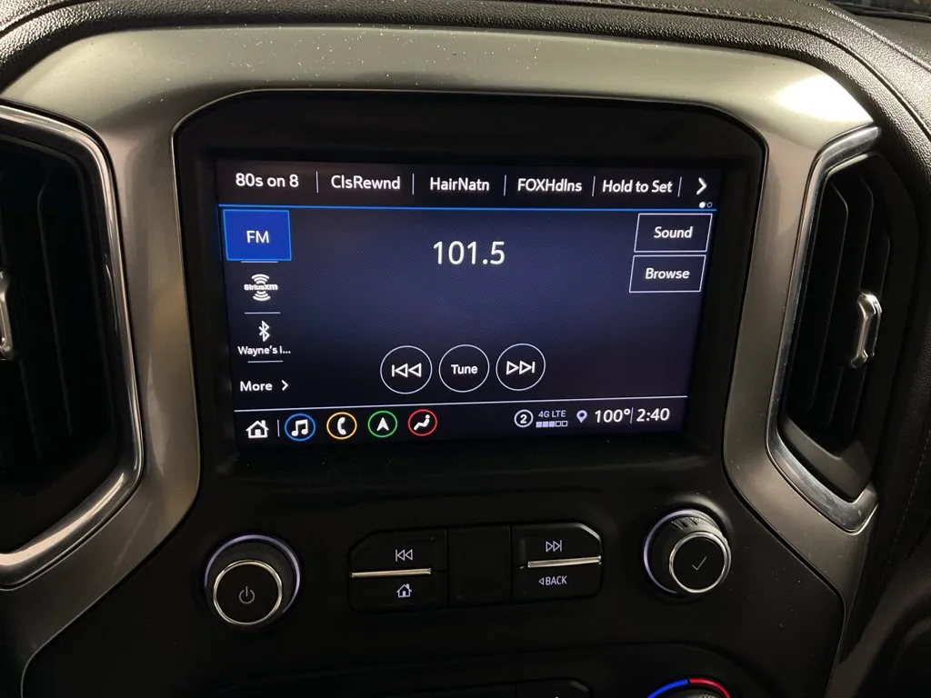 Chevrolet Silverado photo 23