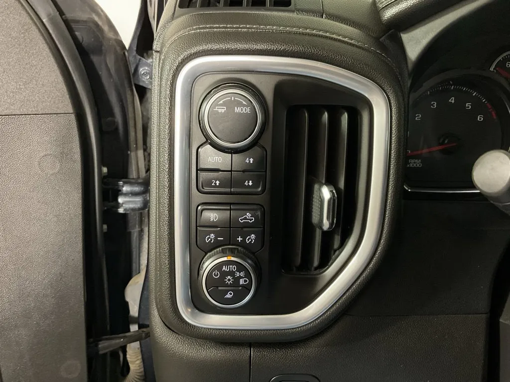 Chevrolet Silverado photo 28
