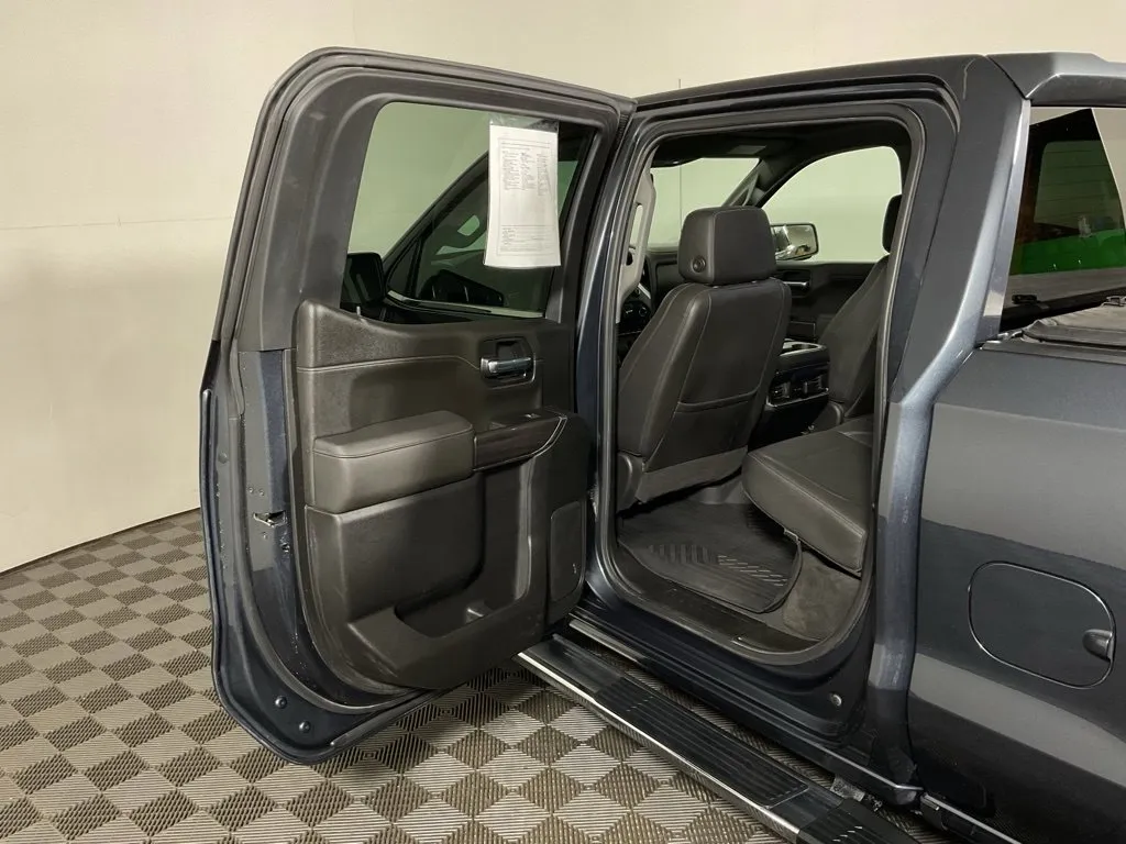 Chevrolet Silverado photo 31
