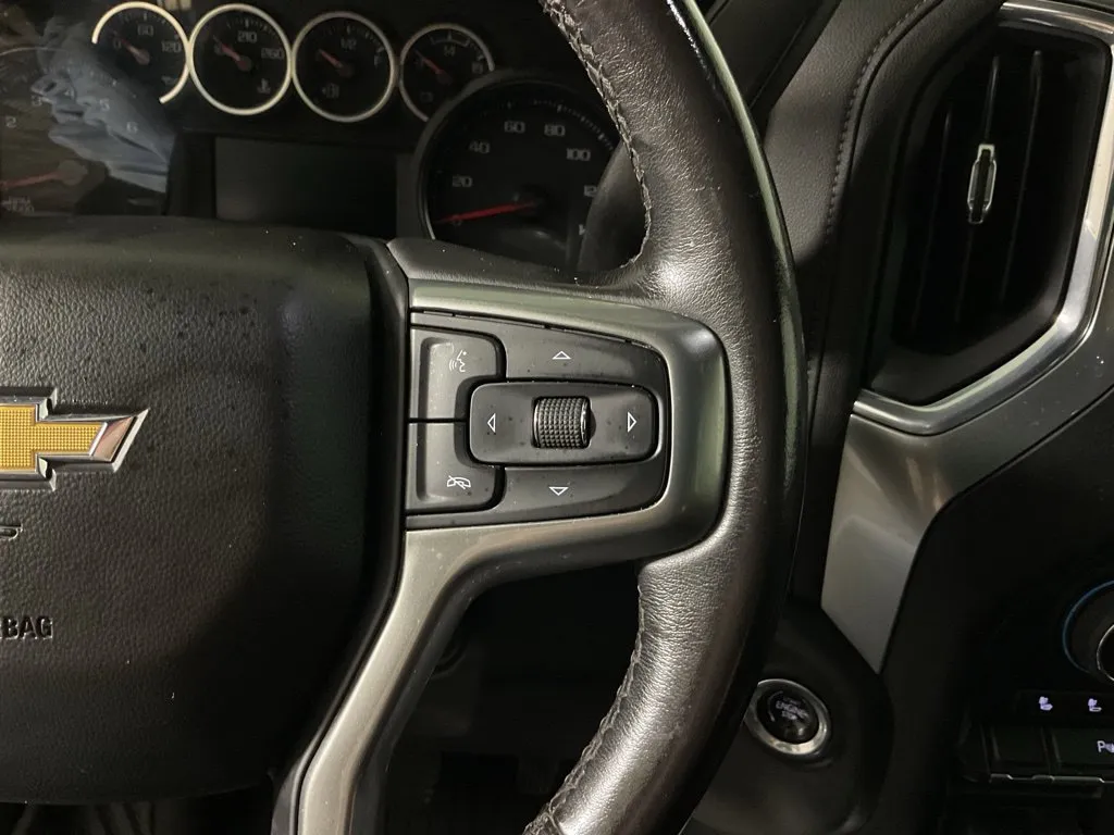 Chevrolet Silverado photo 27