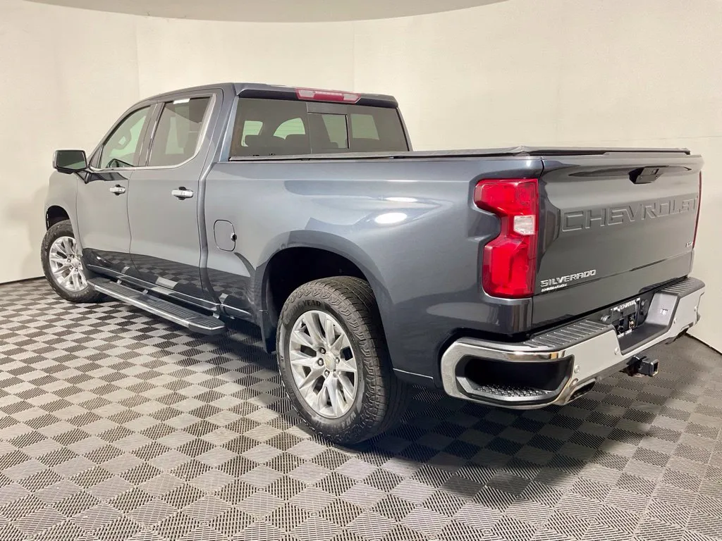 Chevrolet Silverado photo 12