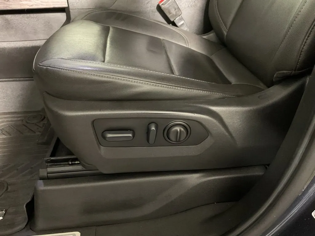Chevrolet Silverado photo 21