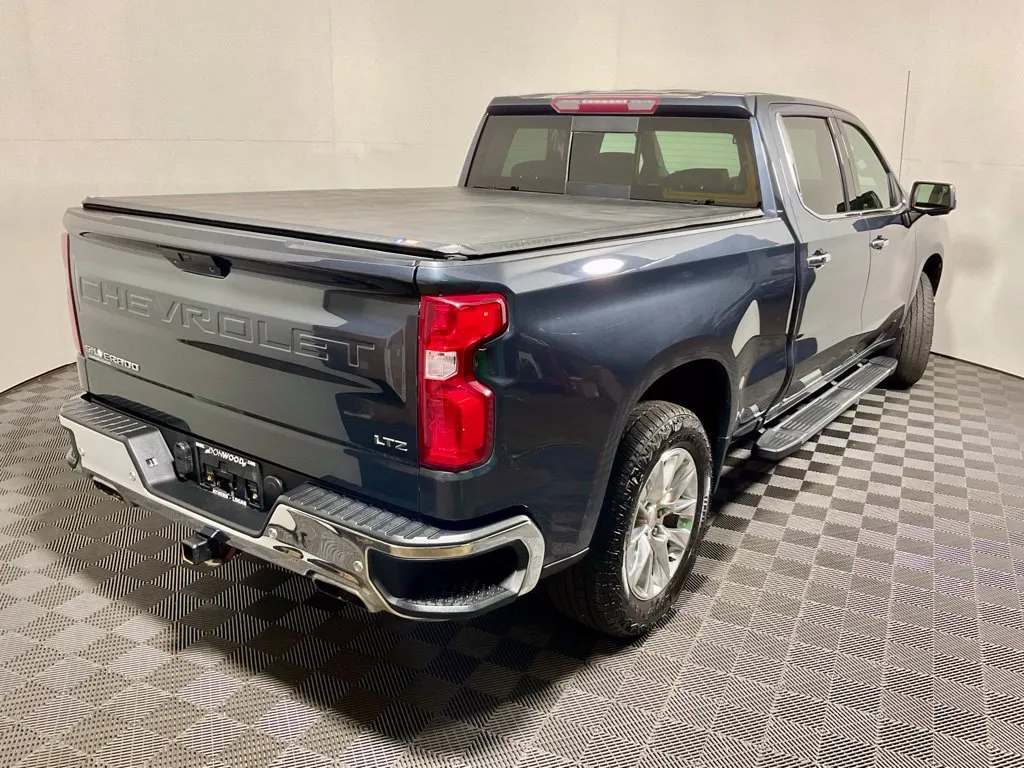 Chevrolet Silverado photo 17