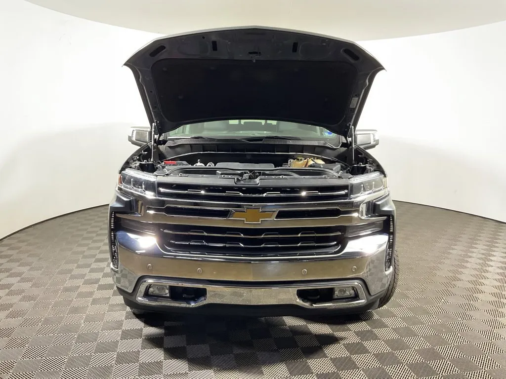 Chevrolet Silverado photo 9