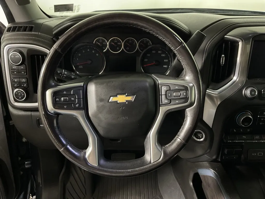Chevrolet Silverado photo 24