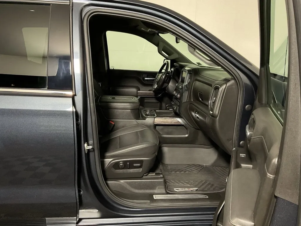 Chevrolet Silverado photo 36