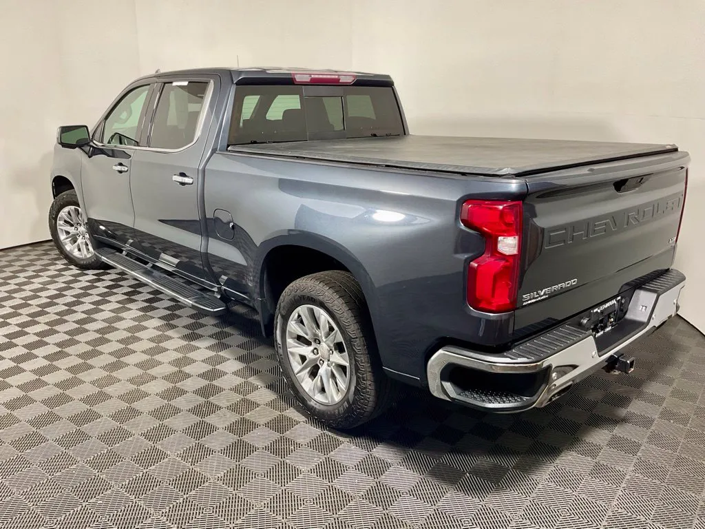 Chevrolet Silverado photo 13
