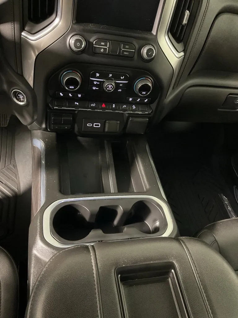 Chevrolet Silverado photo 29