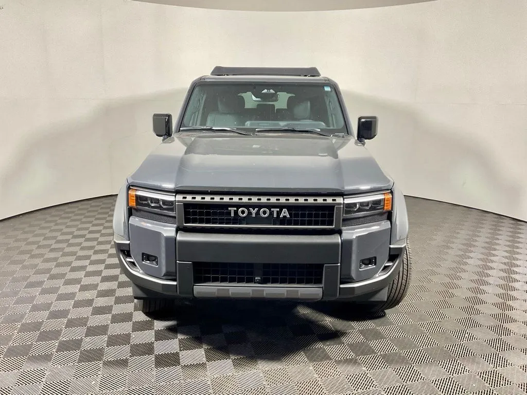 Toyota Land Cruiser photo 8