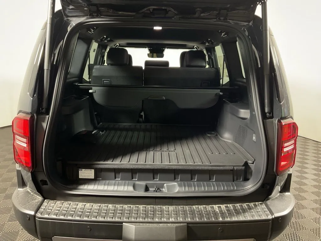 Toyota Land Cruiser photo 16