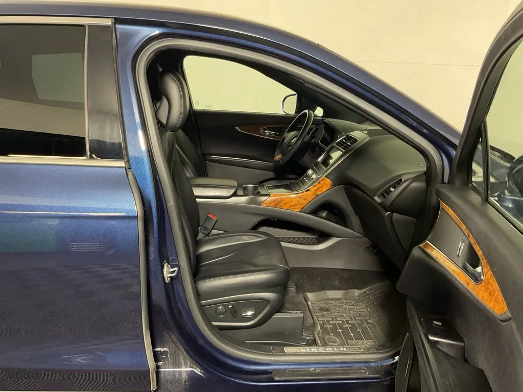Lincoln MKX photo 38