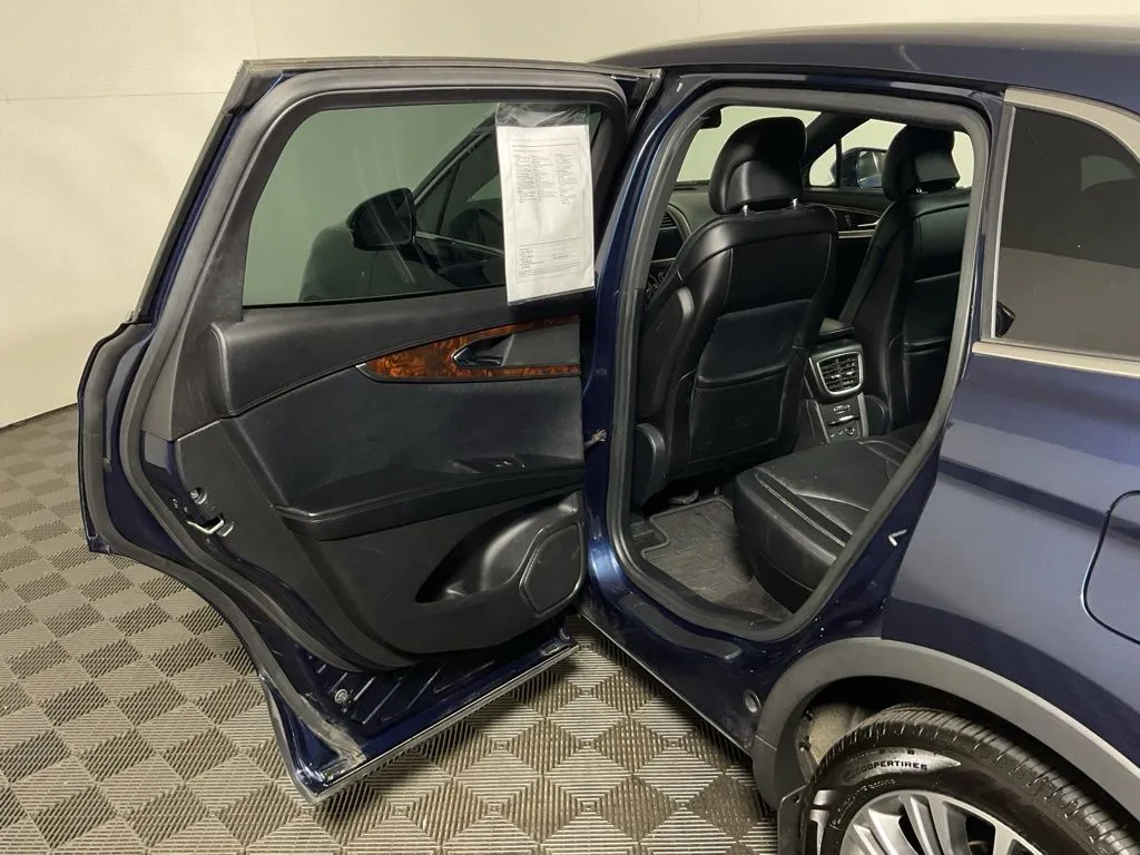 Lincoln MKX photo 33