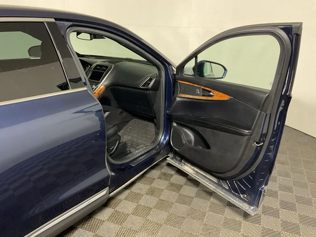 Lincoln MKX photo 37