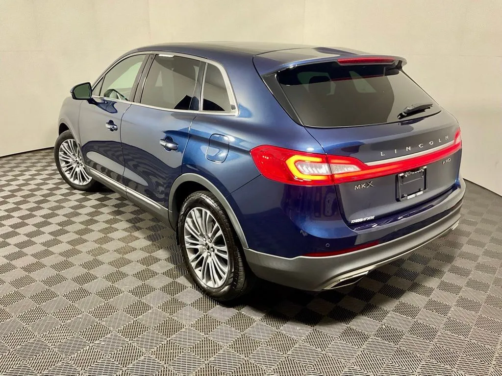 Lincoln MKX photo 14