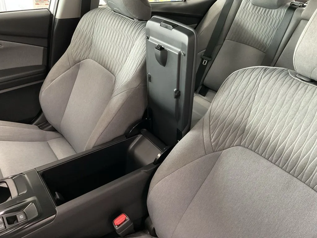 Toyota Camry photo 30