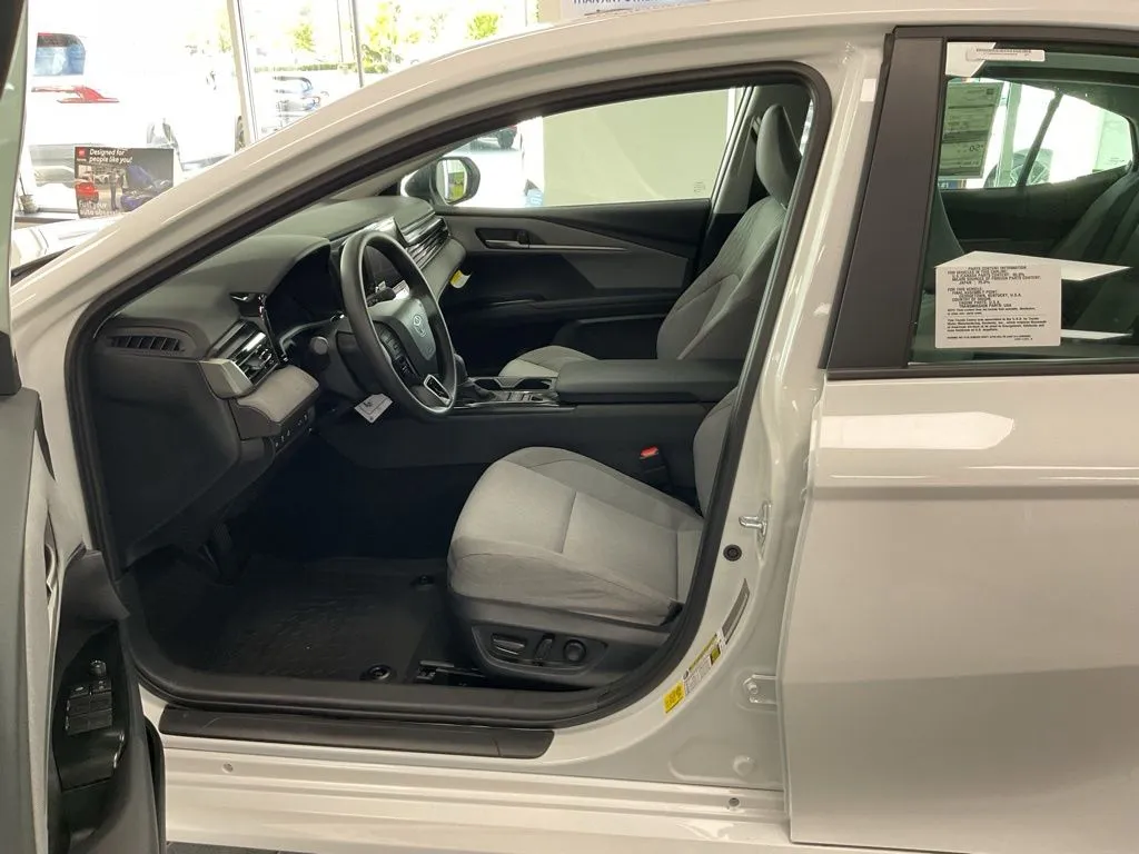 Toyota Camry photo 20