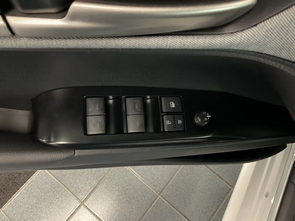 Toyota Camry photo 19