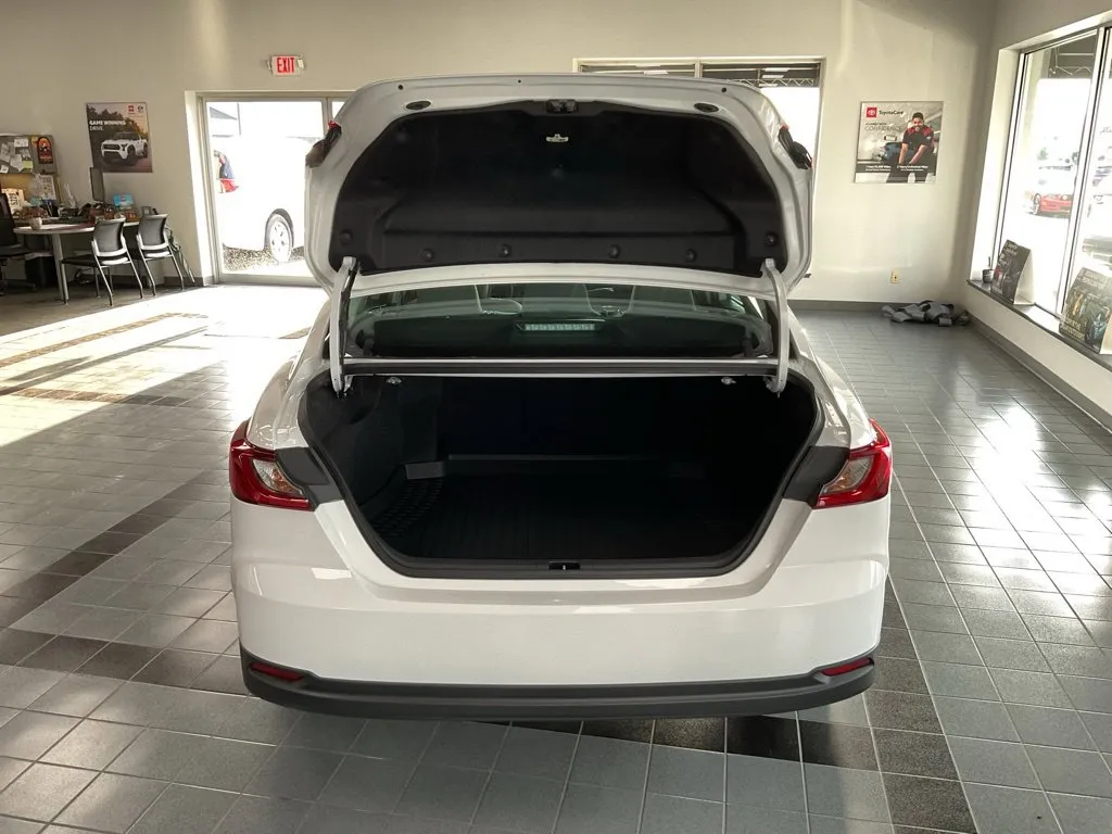 Toyota Camry photo 14