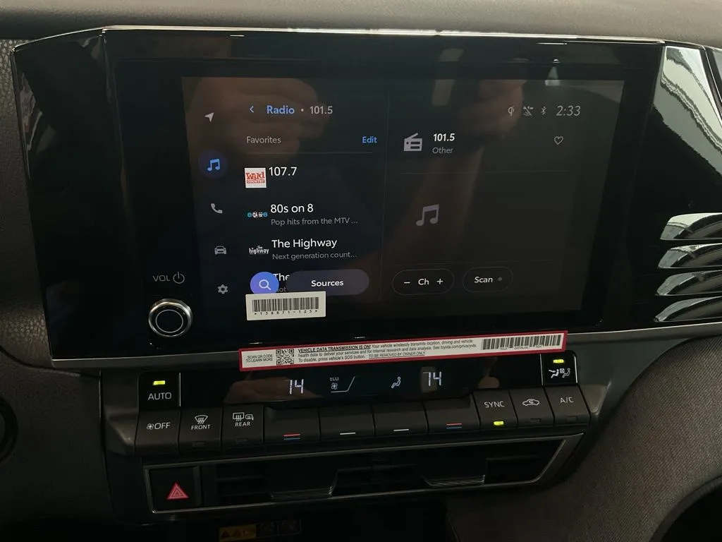 Toyota Camry photo 23