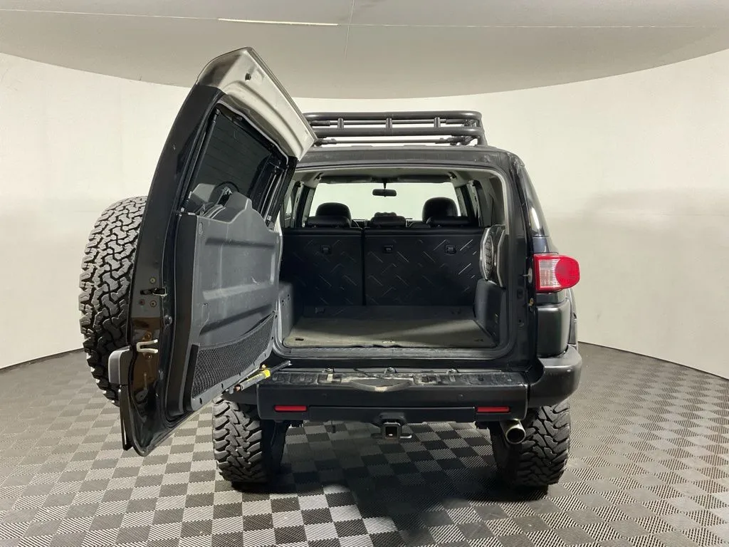 Toyota FJ Cruiser photo 11
