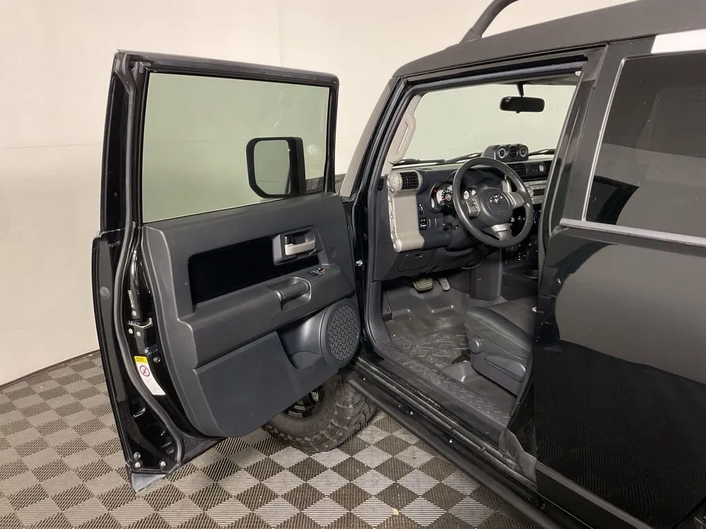 Toyota FJ Cruiser photo 15