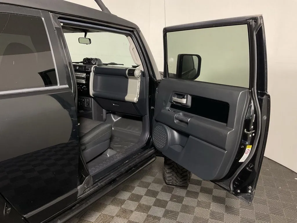 Toyota FJ Cruiser photo 29