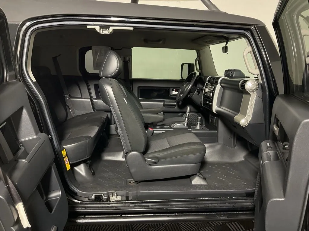 Toyota FJ Cruiser photo 28