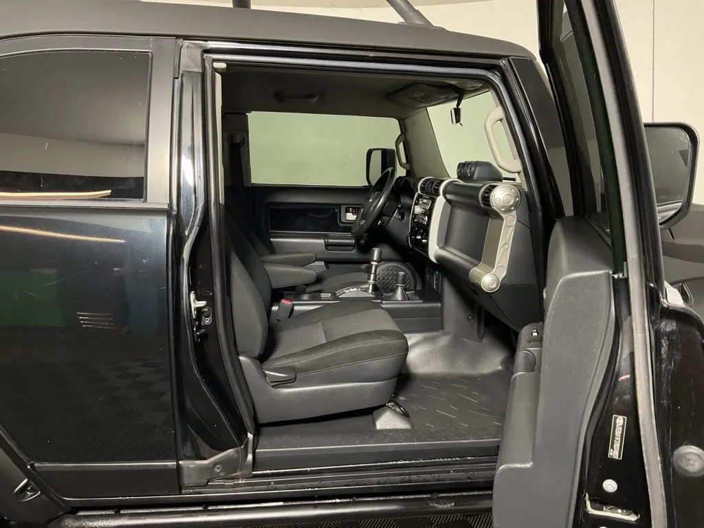Toyota FJ Cruiser photo 30