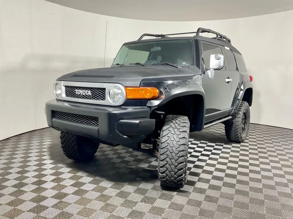 Toyota FJ Cruiser photo 2
