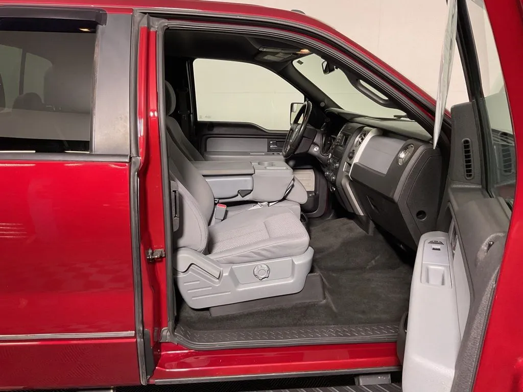 Ford F-150 photo 32