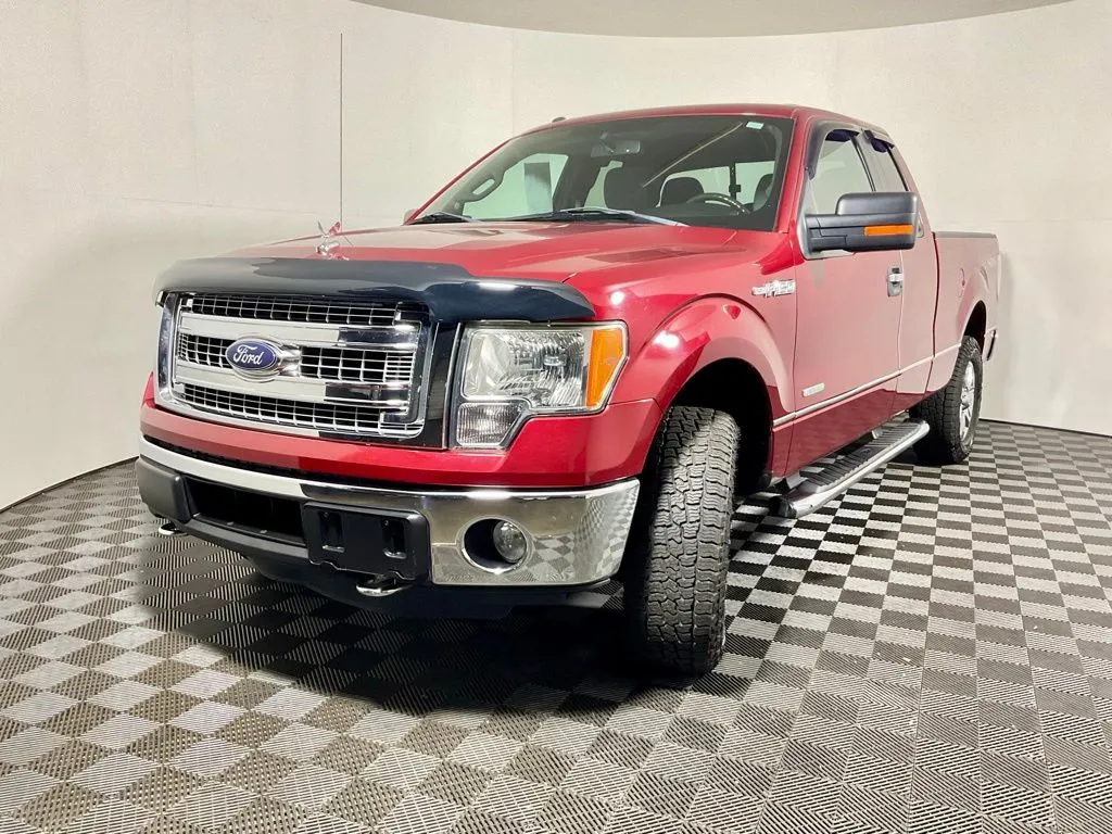 Ford F-150 photo 2