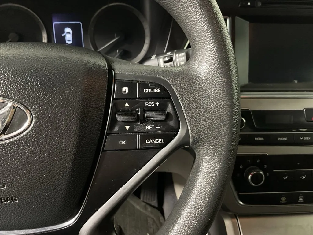 Hyundai Sonata photo 24