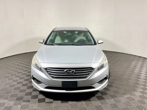 More photos of 2016 Hyundai Sonata SE at Don Wood Toyota, OH