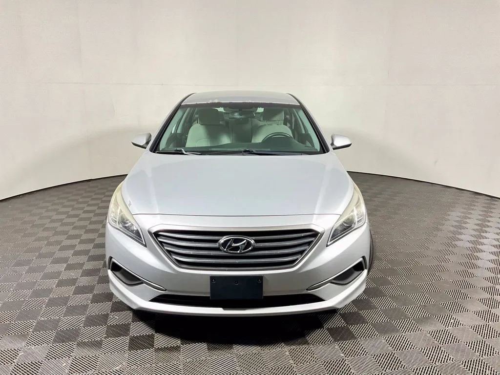 Hyundai Sonata photo 5