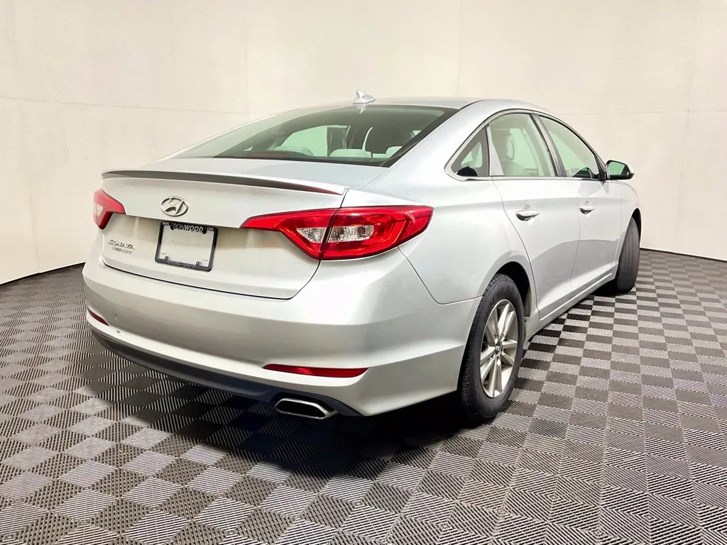 Hyundai Sonata photo 14