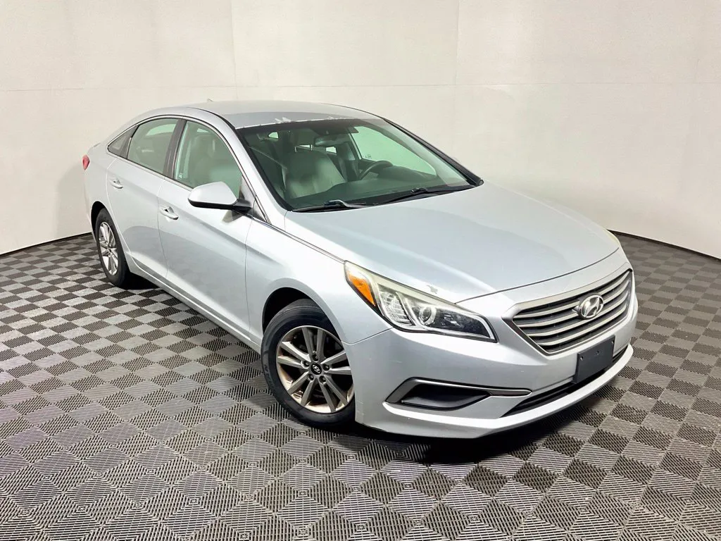 Hyundai Sonata photo 4