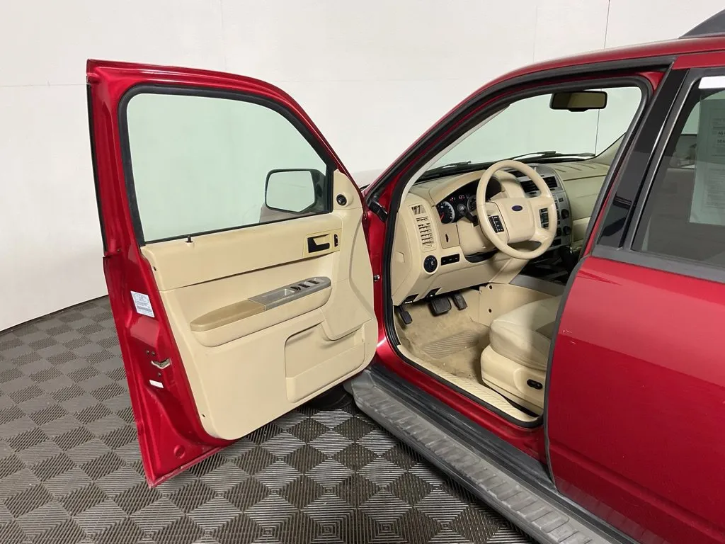 Ford Escape photo 16