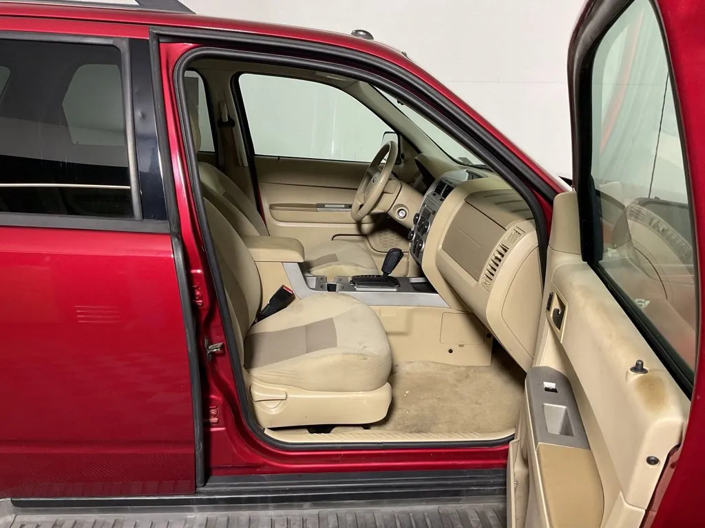 Ford Escape photo 29