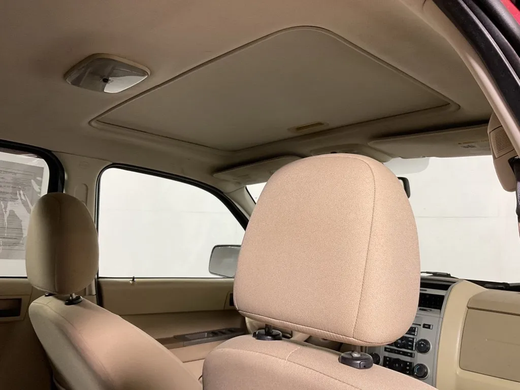 Ford Escape photo 3